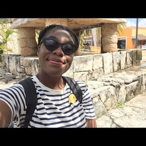 Meet your Posher, Ebony